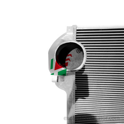 Isuzu Kamyon Intercooler C02151100 Ağır Güçlü Kamyon Yüksek Kaliteli Intercooler Hava Soğutucu